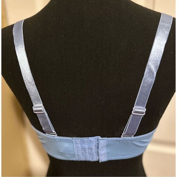 Q-T Intimates Bra Size 34D - Picture 2 of 4